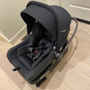 Nuna Pipa Lite infant car seat and base